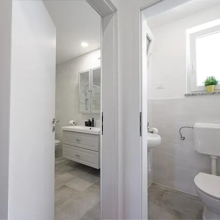 Apartment Sanda & Mateja *