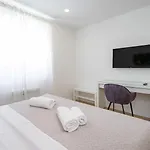 Sanda & Mateja Apartman Medulin