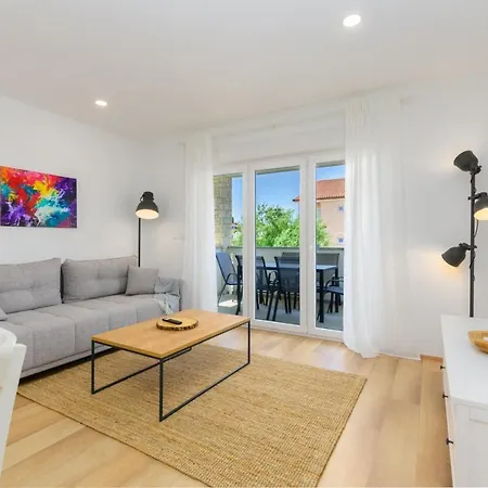 Sanda & Mateja Lägenhet