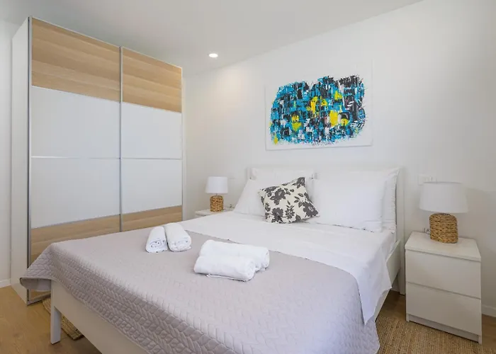 Sanda & Mateja アパート